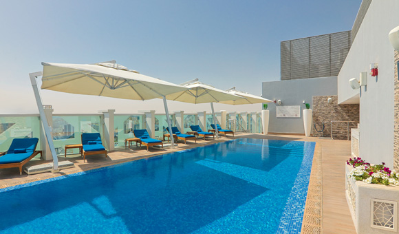 Conquer the Doha Heat in Style: Tips and Tricks for Staying Cool this Summer